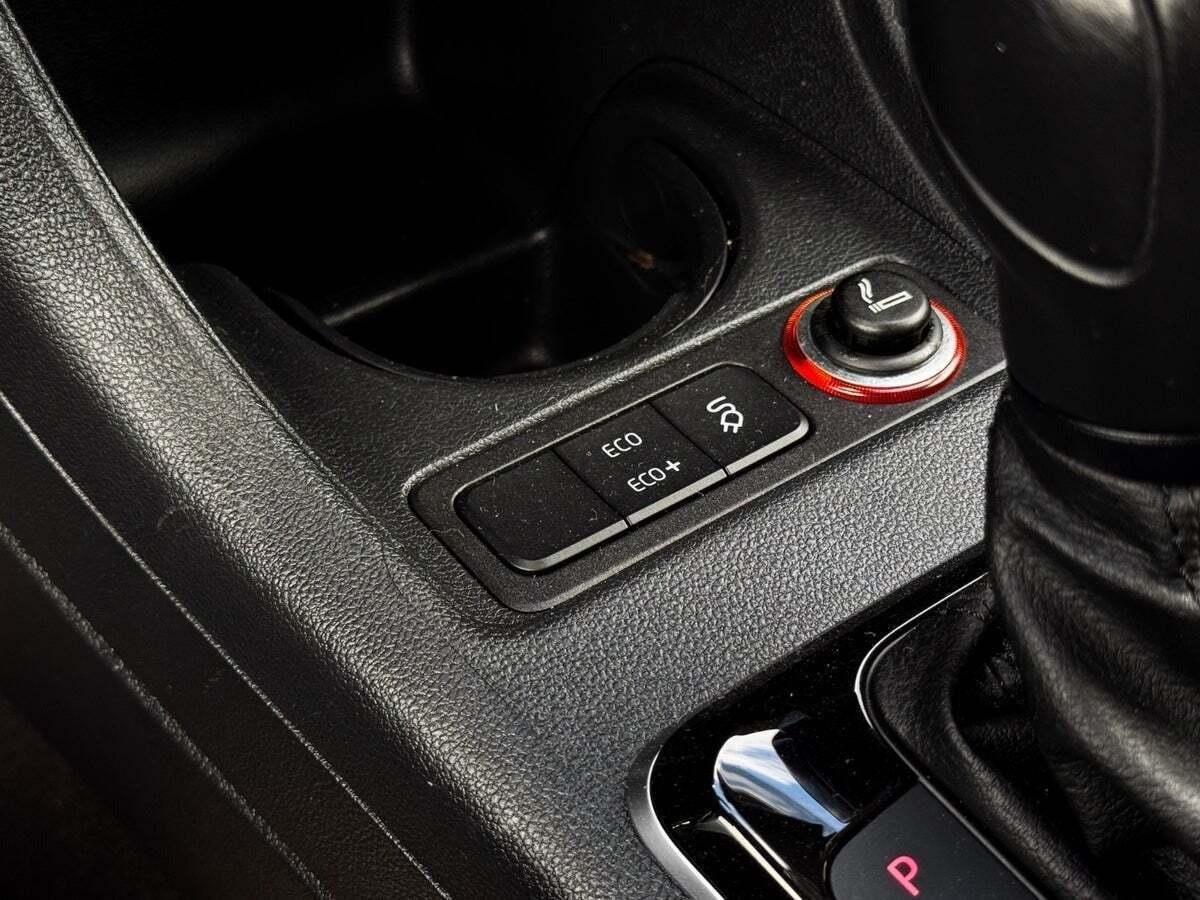 Hvid VW E-UP! fra 2023