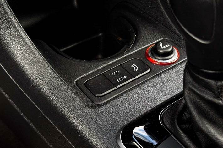 Hvid VW E-UP! fra 2023