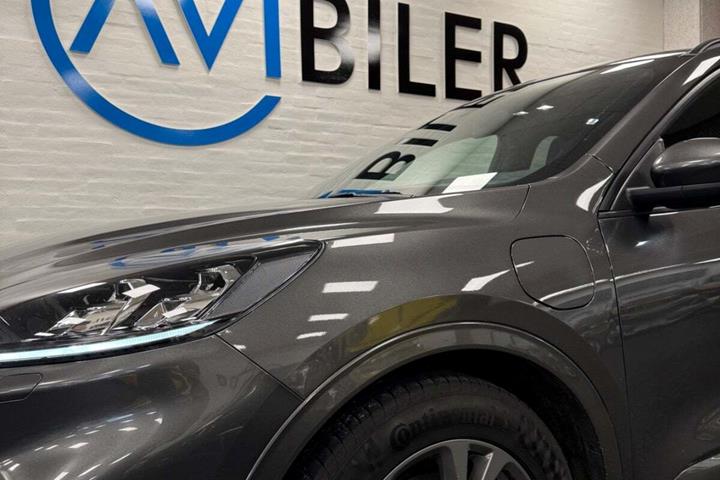 Grå Ford Kuga fra 2021
