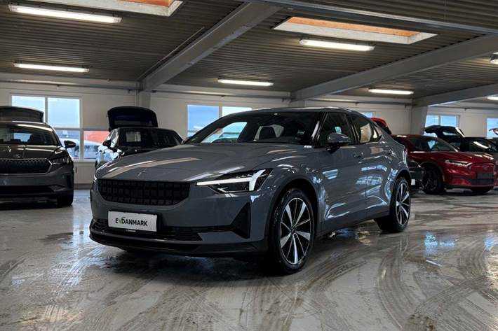 Blå Polestar 2 fra 2022