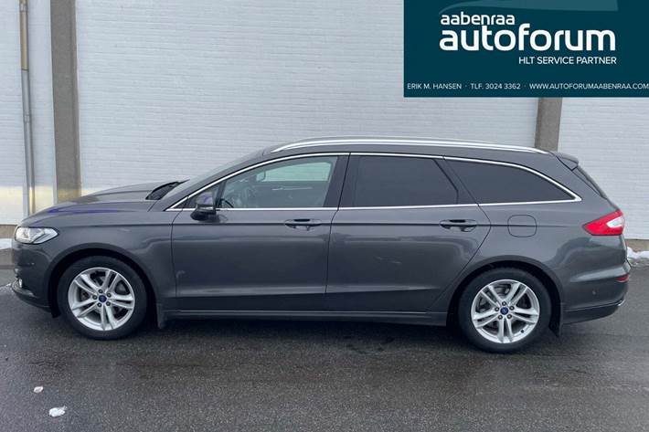 Grå Ford Mondeo fra 2015