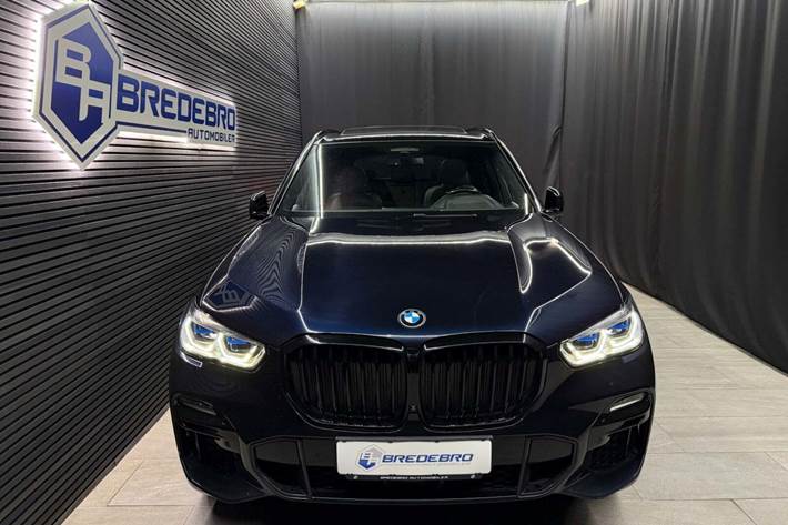 Sort BMW X5 fra 2021