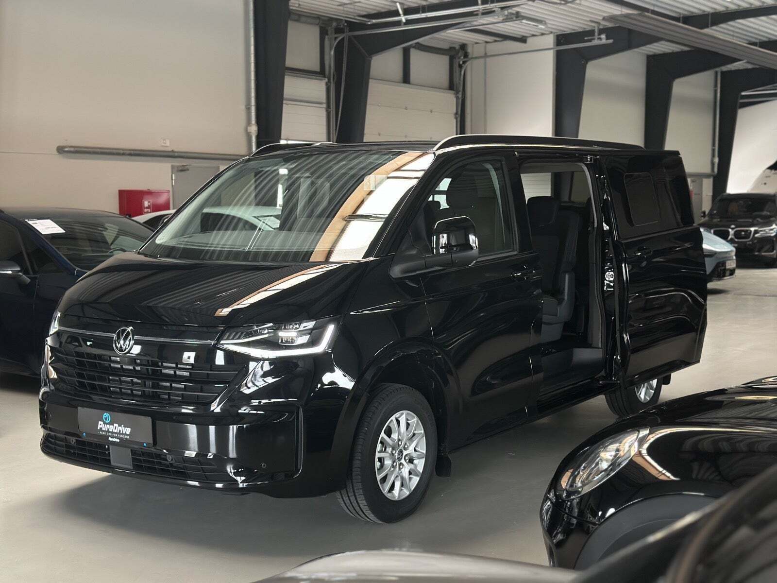 VW e-Caravelle 64 Style SWB