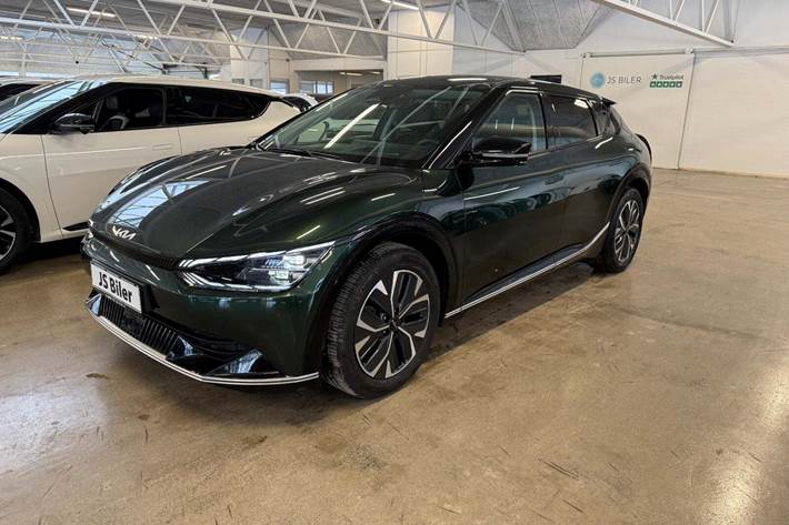 Grøn Kia EV6 fra 2022 set udefra