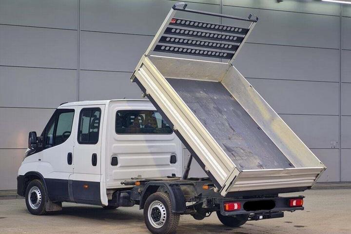 Hvid Iveco Daily fra 2023