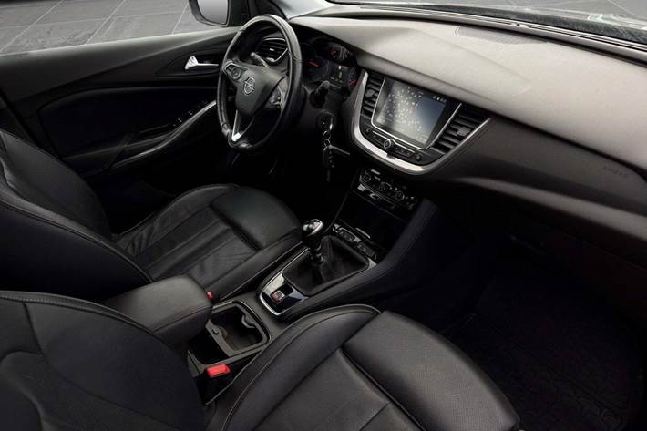 Blå Opel Grandland X fra 2018