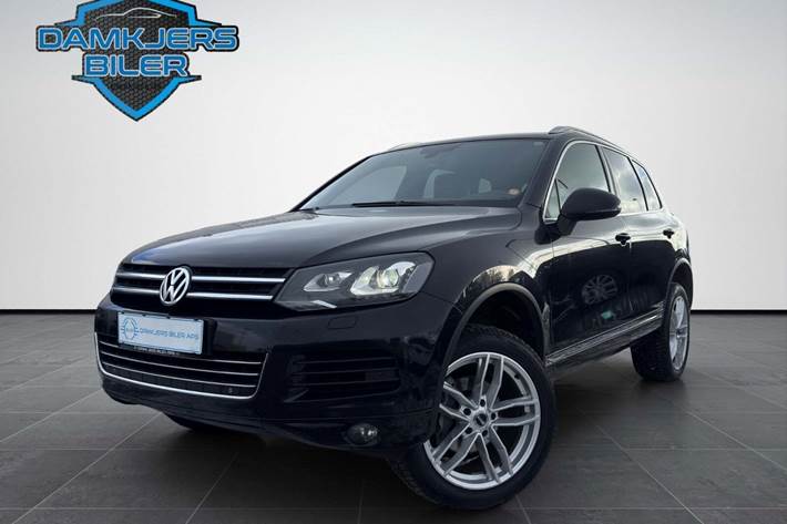 Sort VW Touareg fra 2014 set udefra