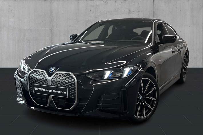 Sort BMW i4 fra 2026 set udefra