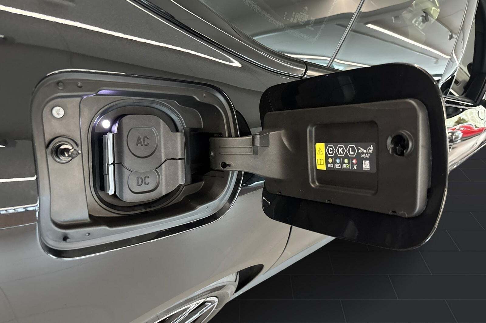 Sort BMW i4 fra 2026