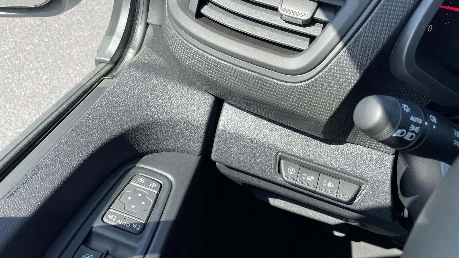 Hvid Renault Trafic fra 2025