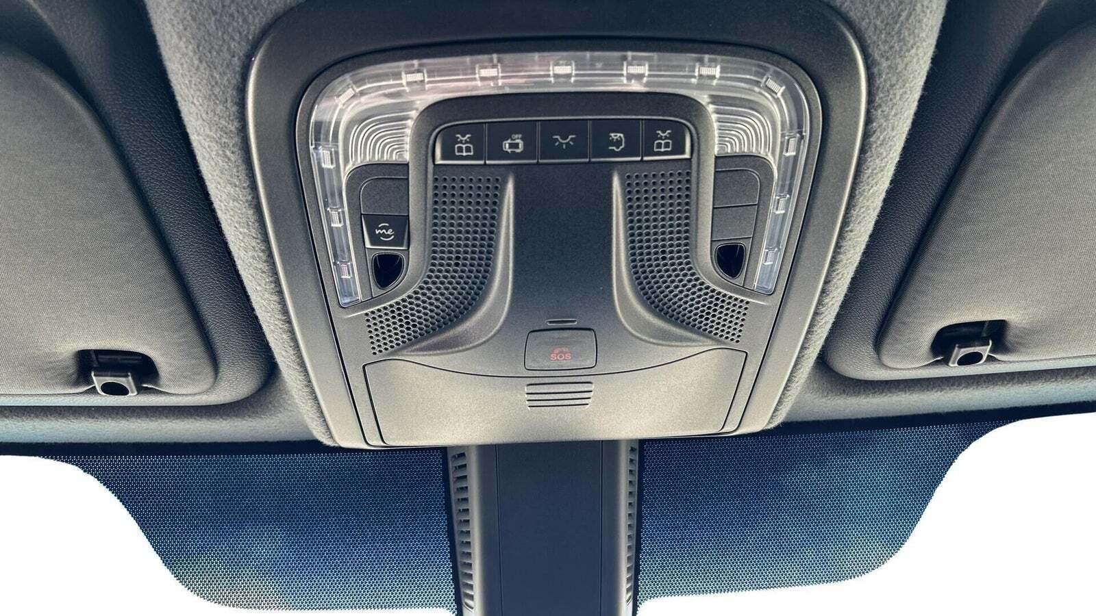 Hvid Mercedes Sprinter 317 fra 2024