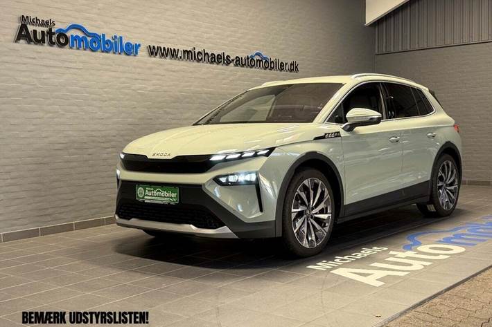 Grøn Skoda Elroq fra 2025 set udefra