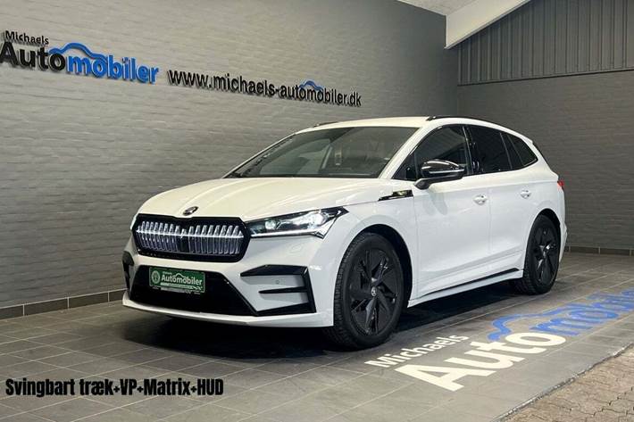 Hvid Skoda Enyaq fra 2025 set udefra