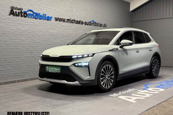 Grøn Skoda Elroq fra 2025 set udefra