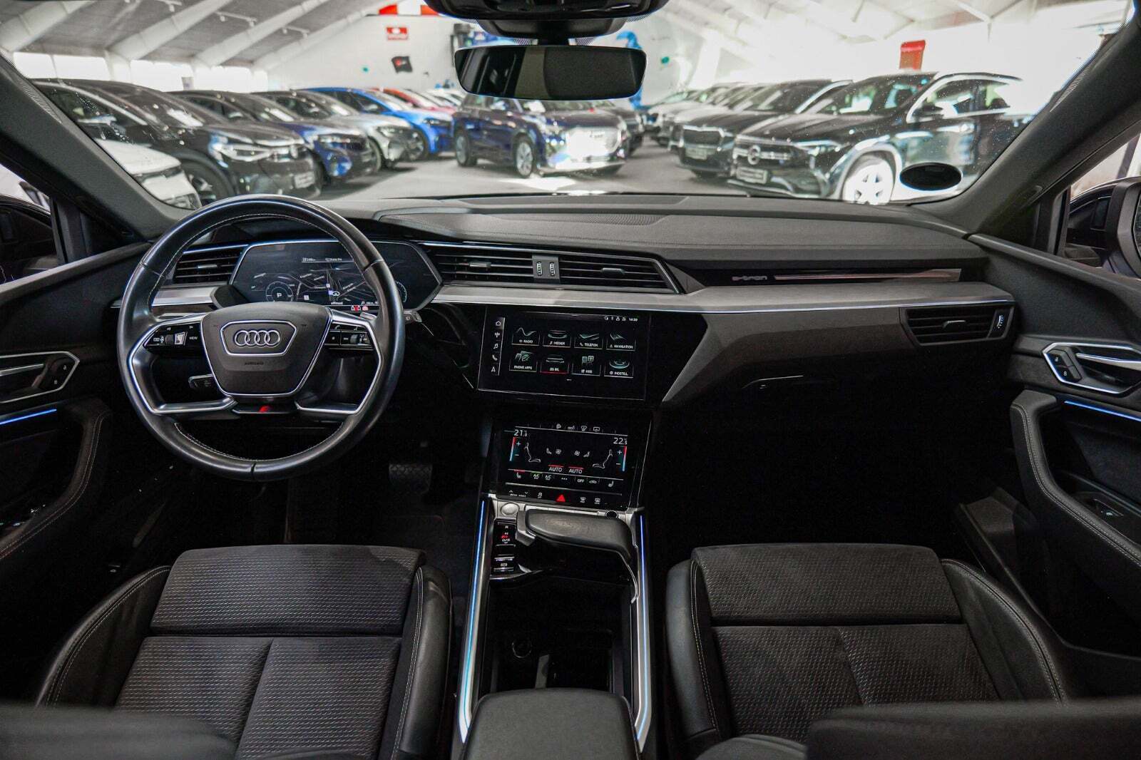 Audi e-tron 55 quattro, 408hp, 2020