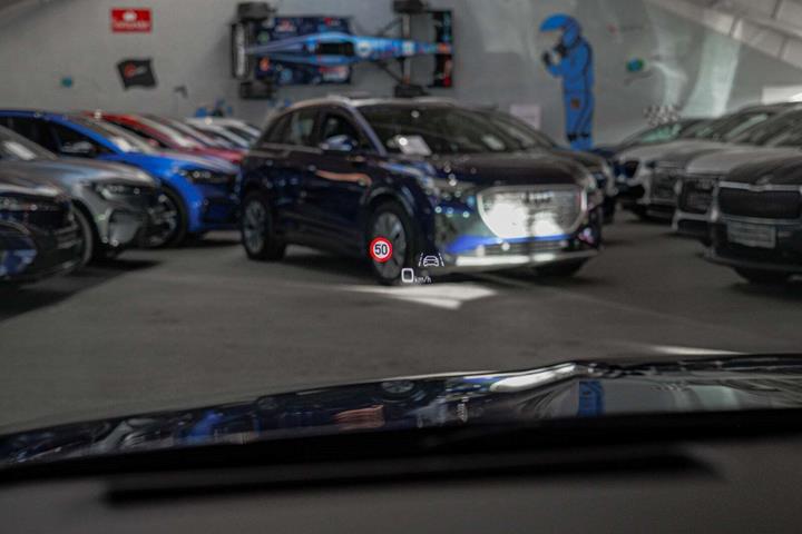 Blå Audi e-tron fra 2020