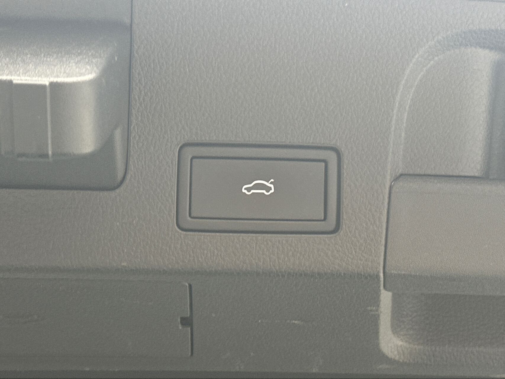 Grå VW Arteon fra 2021