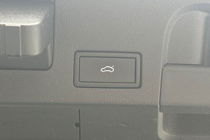 Grå VW Arteon fra 2021