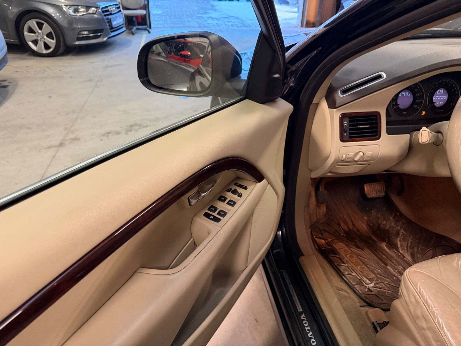 Blå Volvo S80 fra 2007