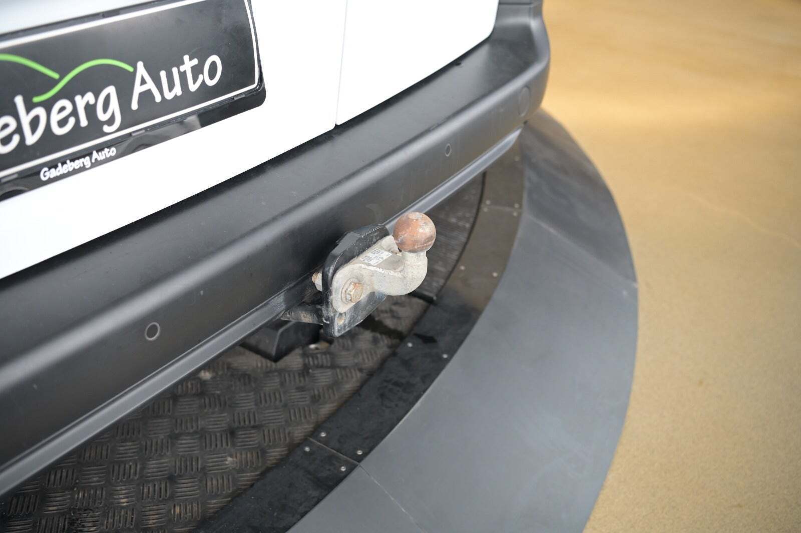 Hvid Peugeot Partner fra 2023