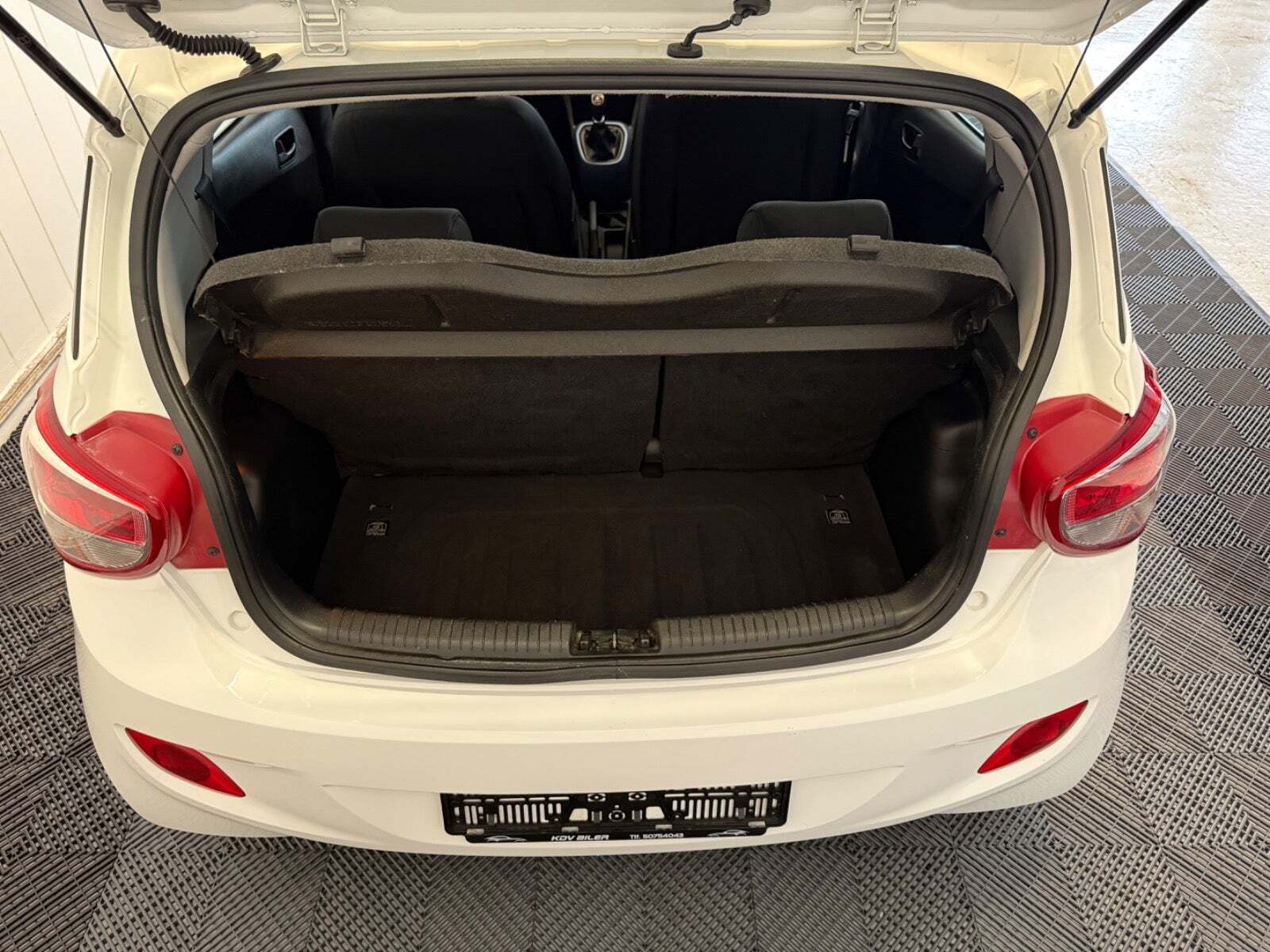 Hvid Hyundai i10 fra 2016