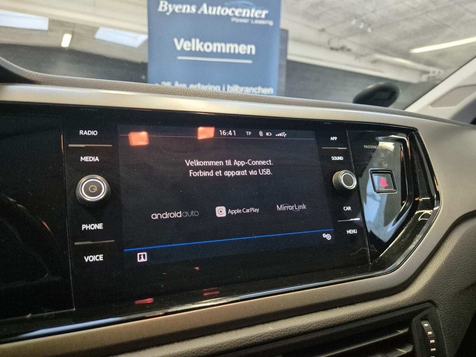 Grå VW Polo fra 2018