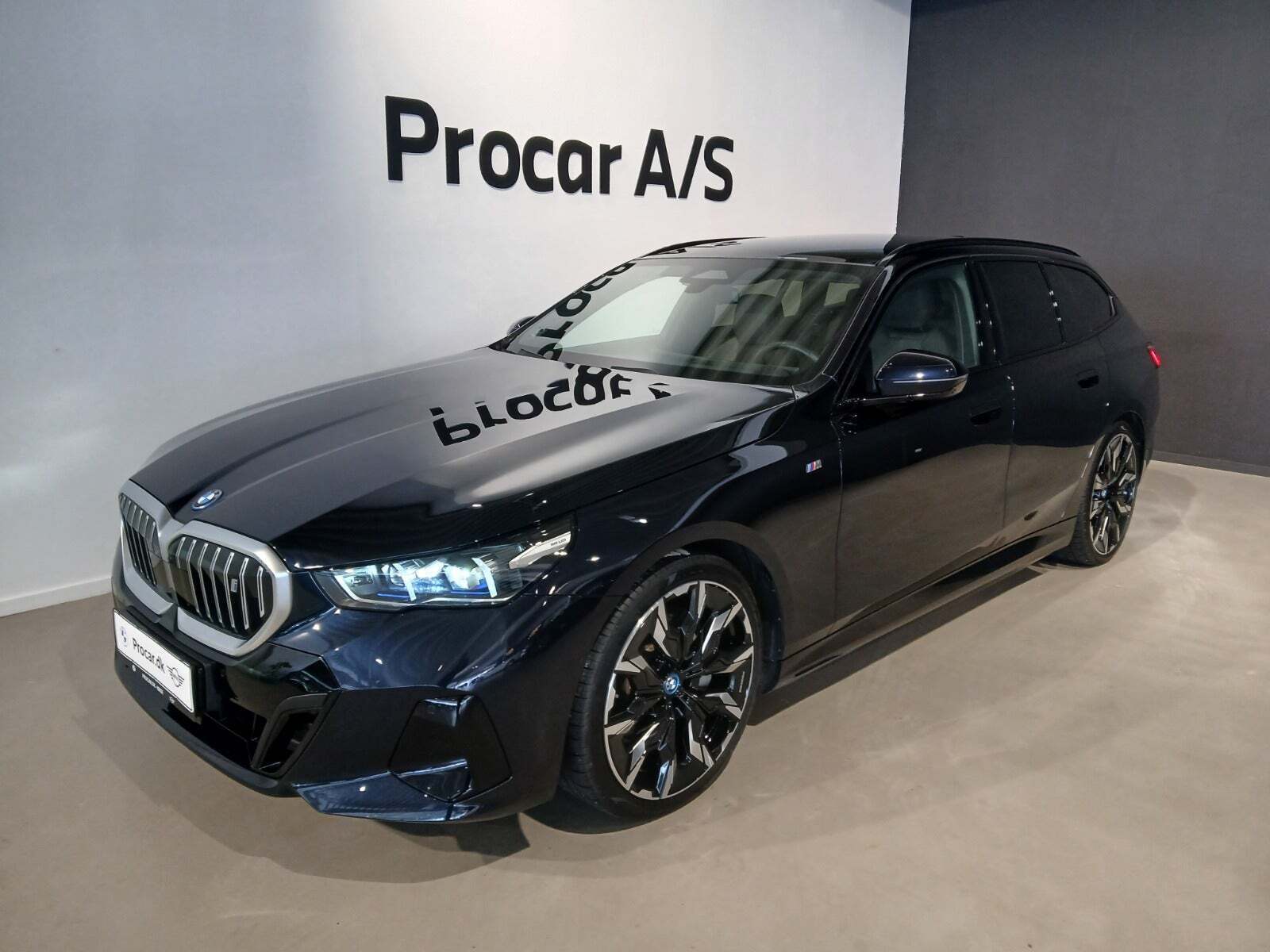 BMW i5 eDrive40 Fully Charged M-Sport