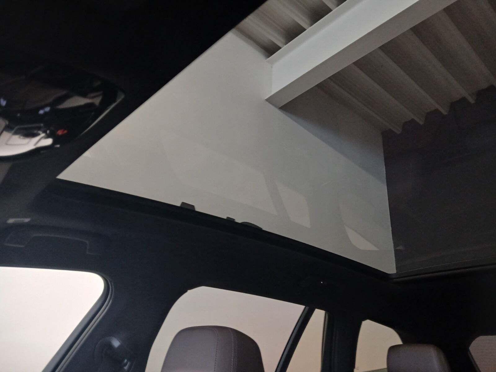 Sort BMW i5 fra 2025