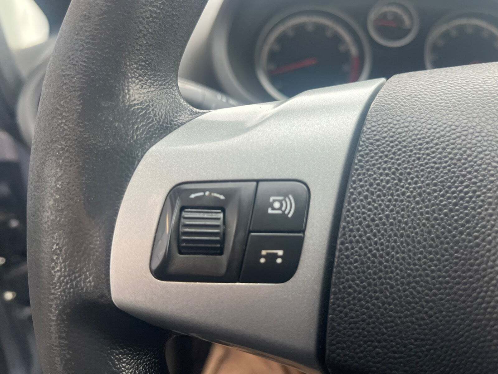 Blå Opel Corsa fra 2010