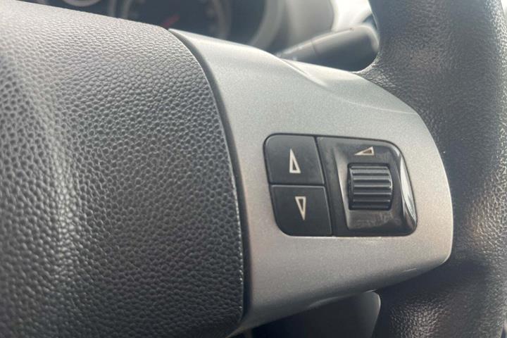 Blå Opel Corsa fra 2010