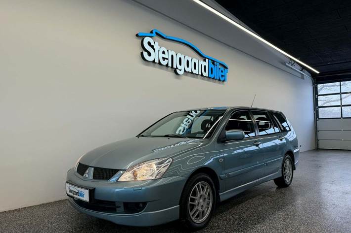 Blå Mitsubishi Lancer fra 2007