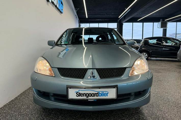 Blå Mitsubishi Lancer fra 2007