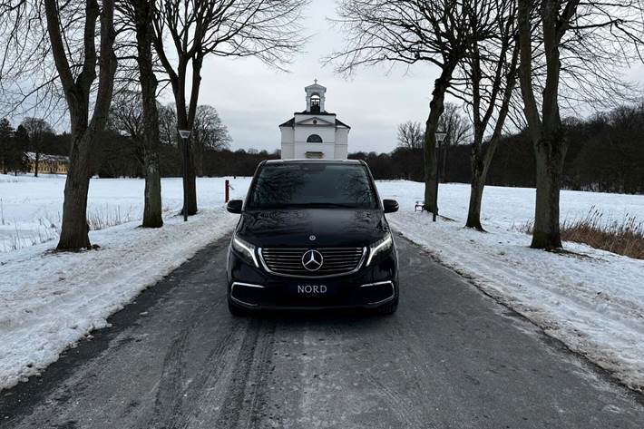 Sort Mercedes EQV300 fra 2021