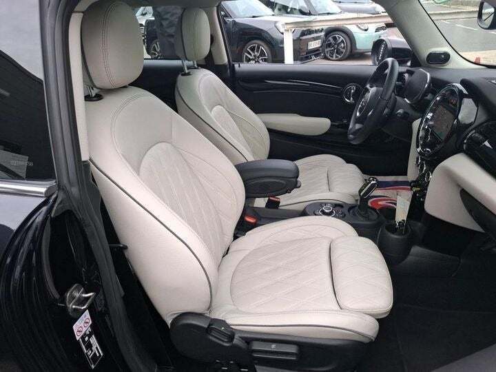 Mini Cooper SE Classic Trim