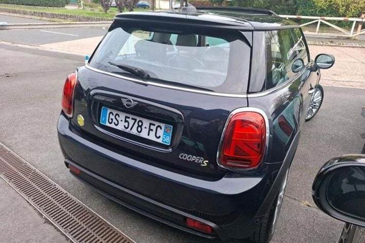 Sort Mini Cooper SE fra 2024