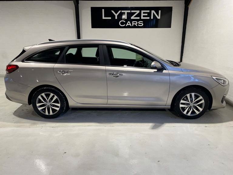 Hyundai i30 1,6 CRDi 136 Premium stc.