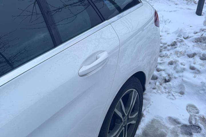 Hvid Mercedes C-Klasse fra 2015