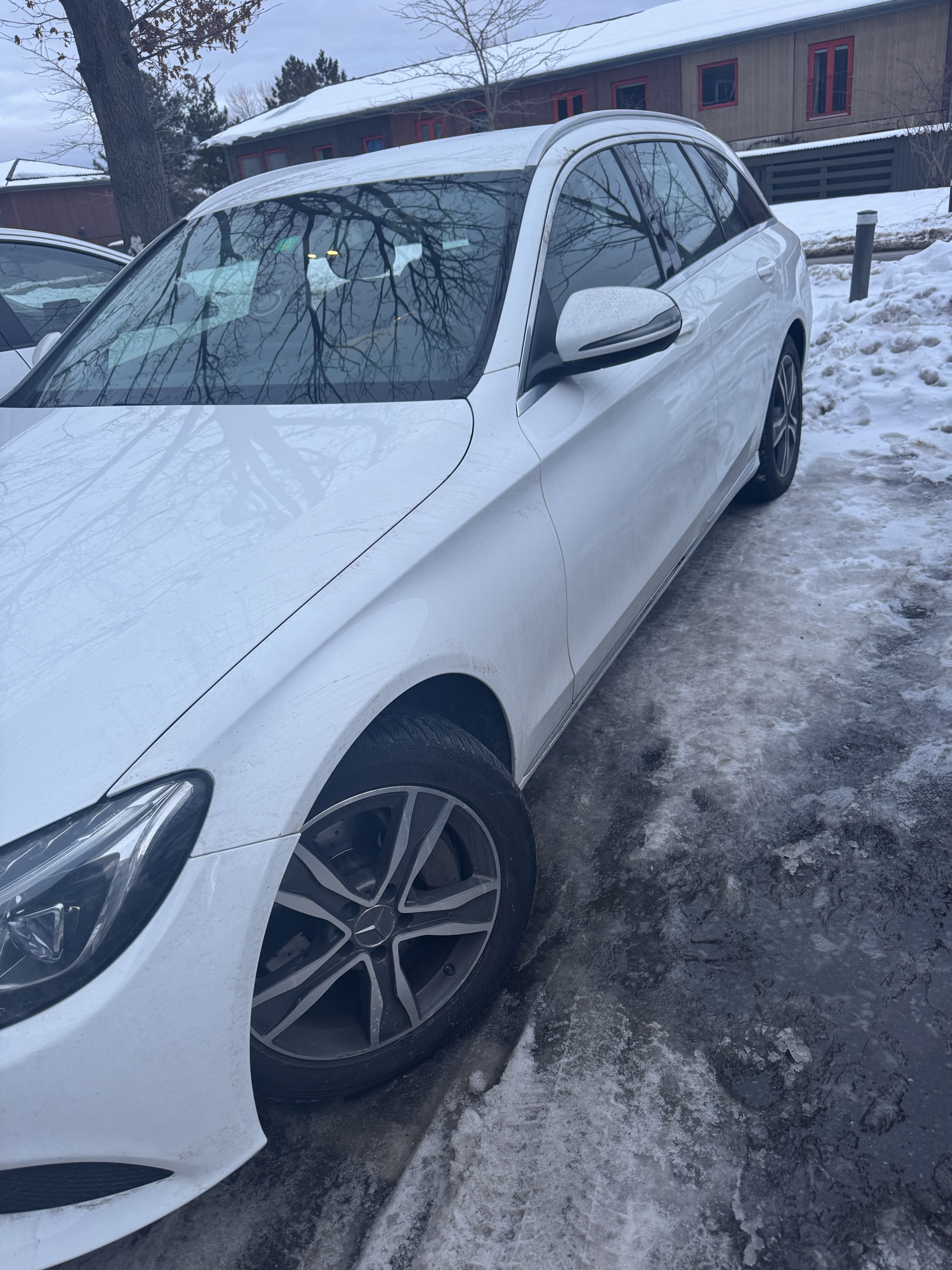 Hvid Mercedes C-Klasse fra 2015