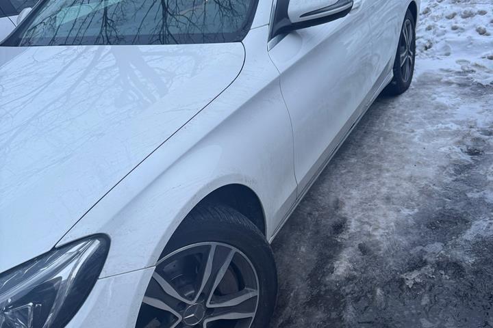 Hvid Mercedes C-Klasse fra 2015