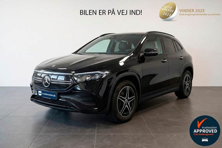 Sort Mercedes EQA 250 fra 2022 set udefra