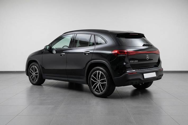 Sort Mercedes EQA 250 fra 2022