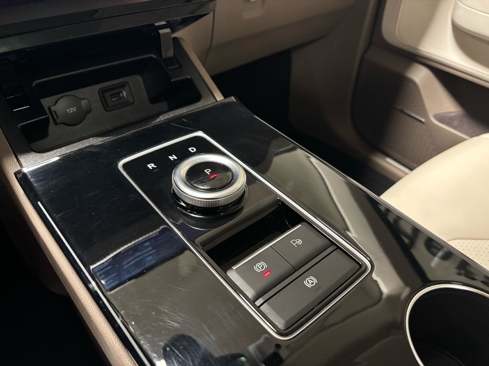 Grå Aiways U5 fra 2021