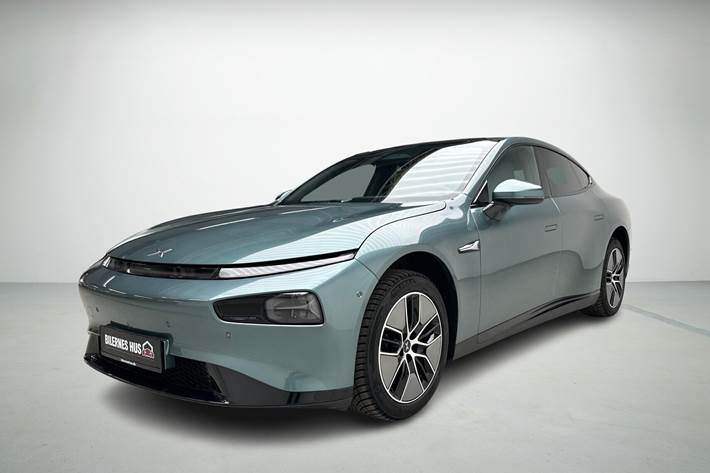 Grøn Xpeng P7 fra 2025 set udefra