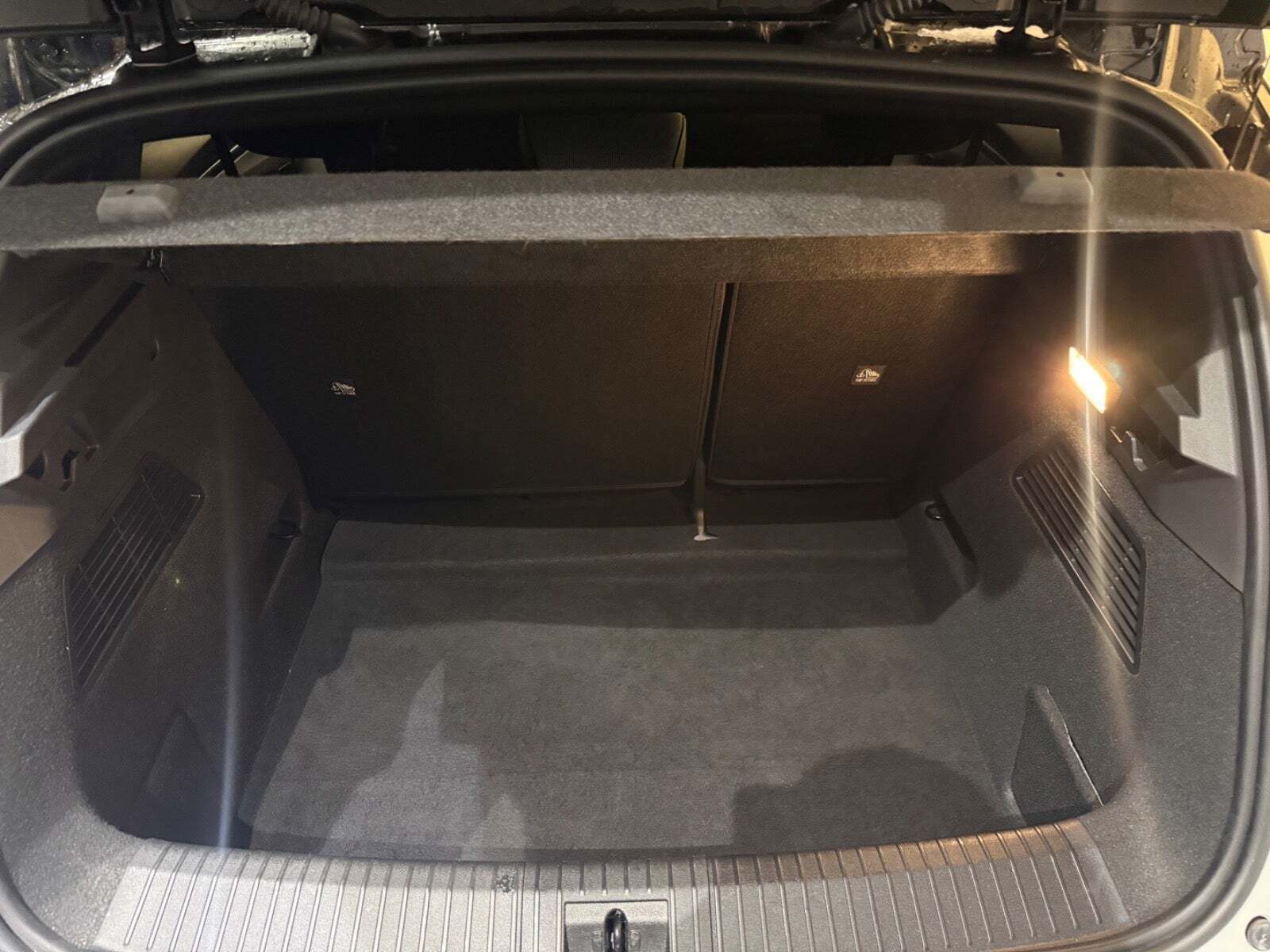 Hvid Renault Megane E-Tech fra 2024