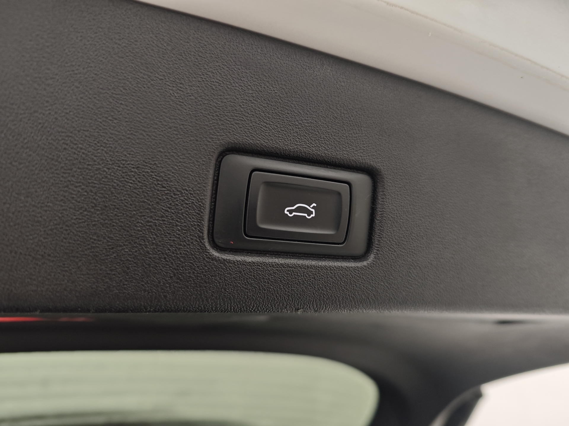 Hvid Audi Q4 fra 2022