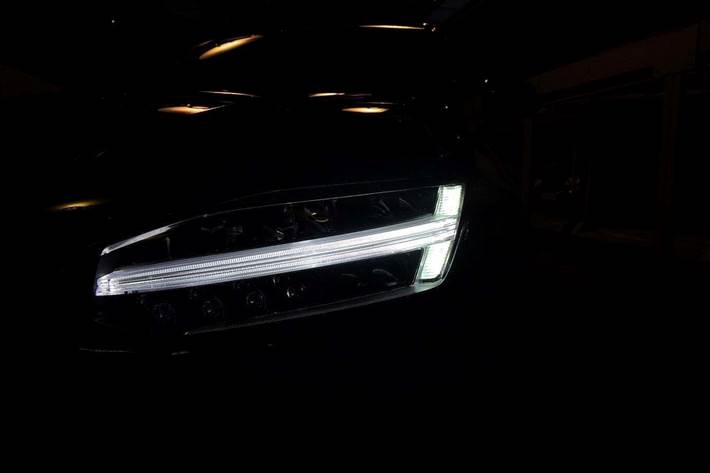 Sort Volvo XC90 fra 2023