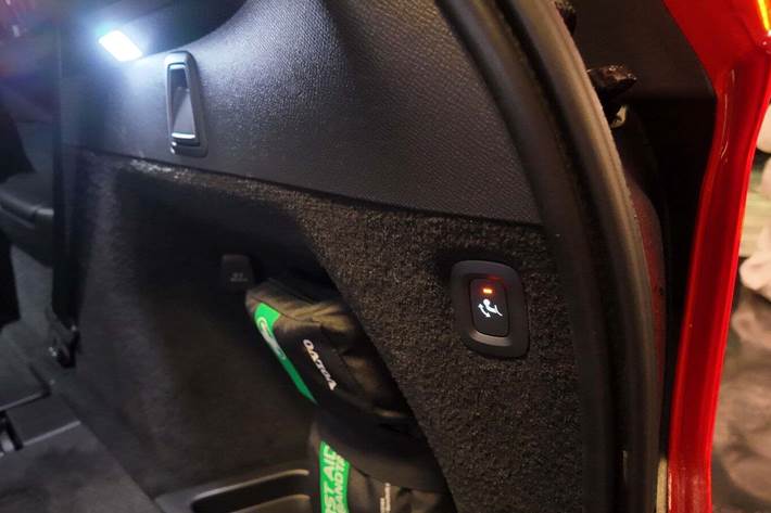 Sølv Volvo XC90 fra 2023