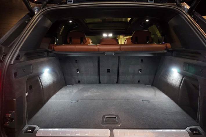 Grå BMW X5 fra 2022