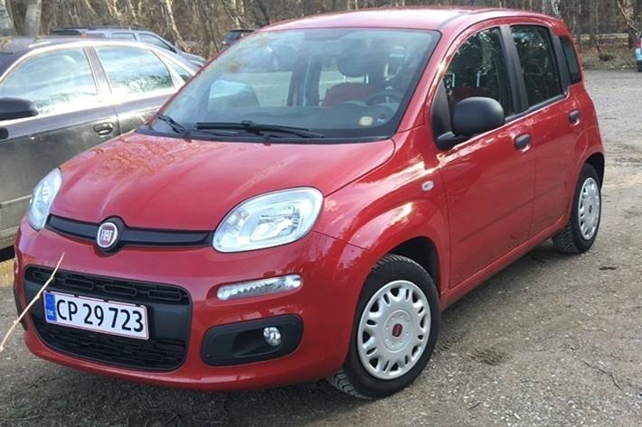 Rød Fiat Panda fra 2014
