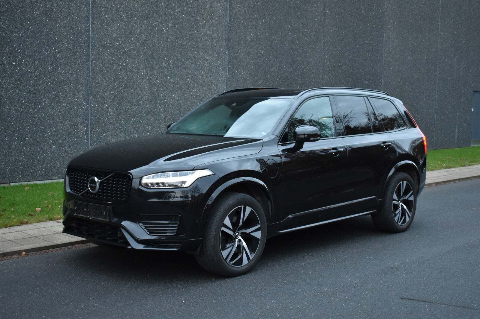 Volvo XC90 2,0 T8 ReCharge R-Design aut. AWD 7prs